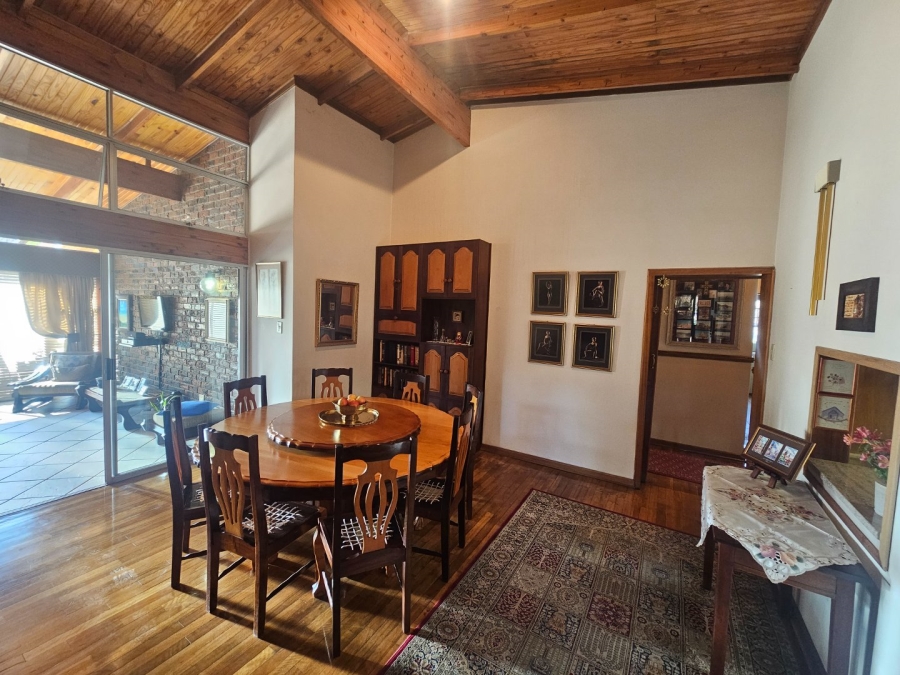 5 Bedroom Property for Sale in Panorama Free State